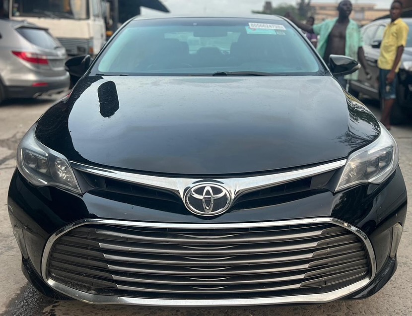 Luxury Sedan, Low Miles: 2016 Avalon XLE