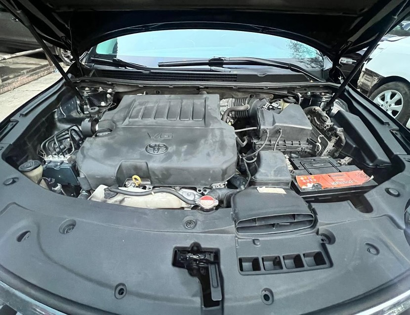 Luxury Sedan, Low Miles: 2016 Avalon XLE