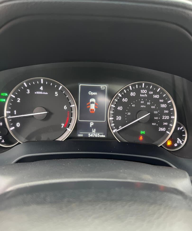 Luxury Lexus RX350: Rare & Fully Loaded