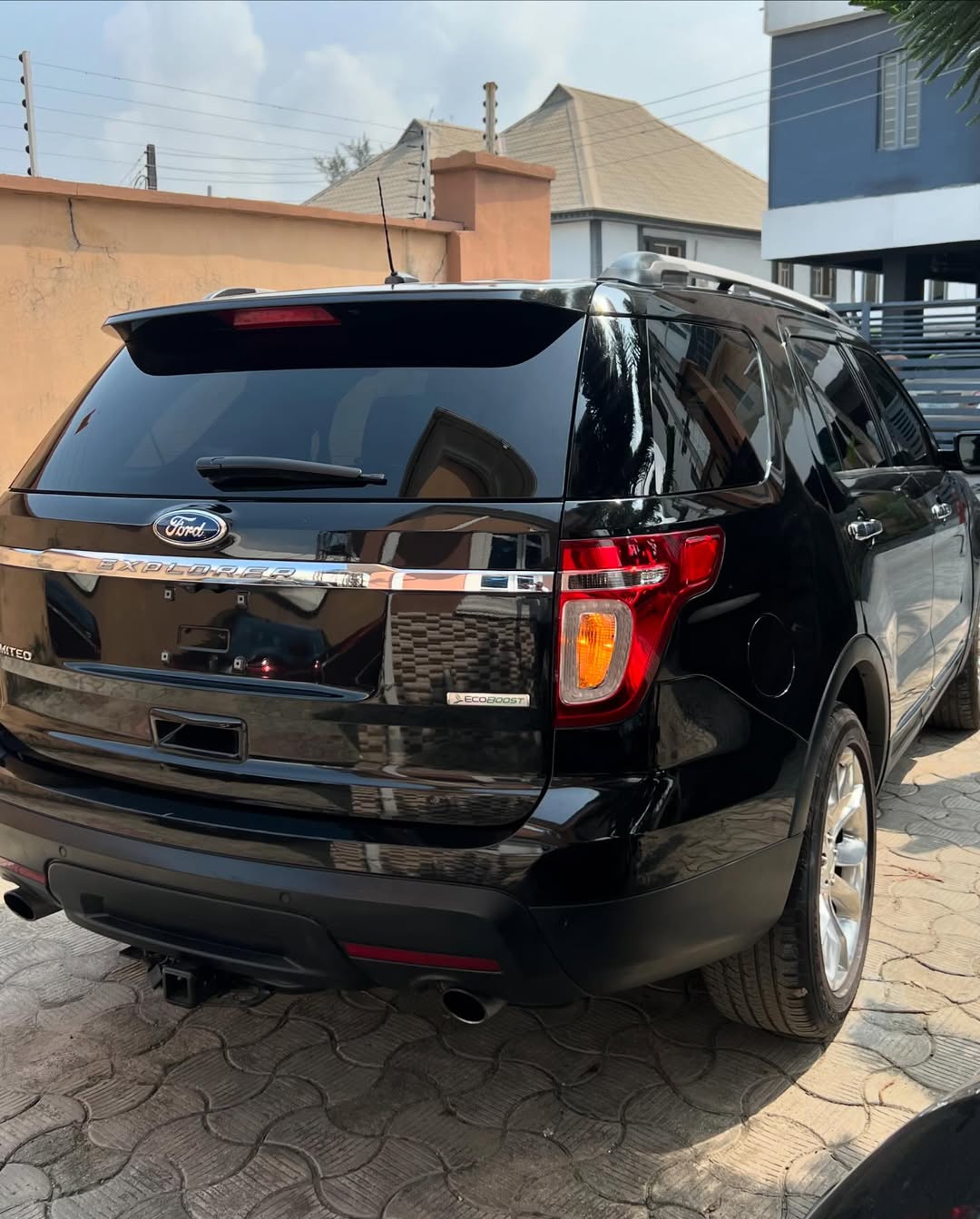 Luxury 2014 Ford Explorer: Cleared & Ready in Lagos