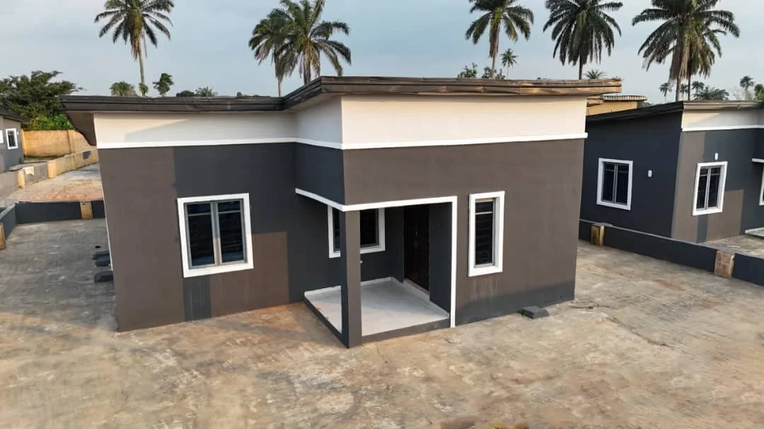 Serene Luxury Awaits at Queens Homes Mowe