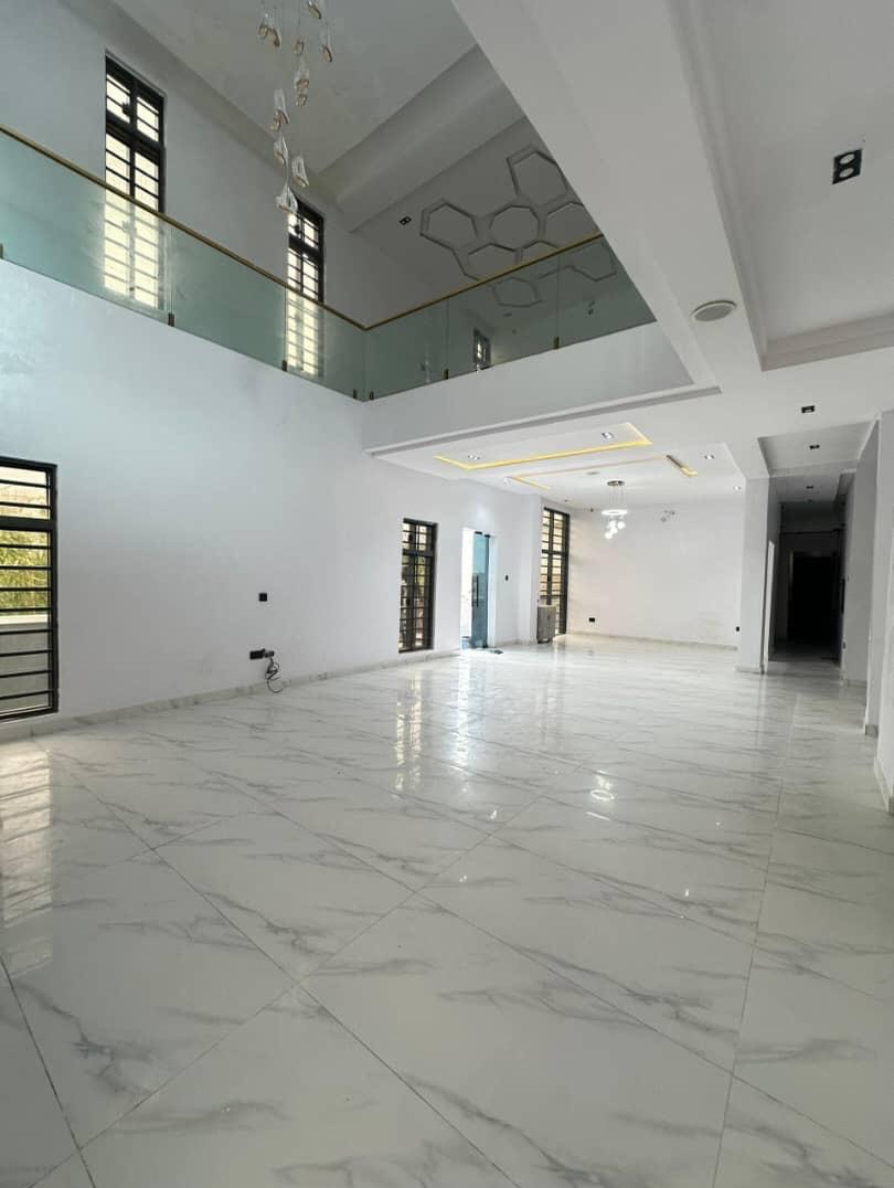 Luxury 5-Bed Duplex with Pool & Rooftop Cinema in Lekki