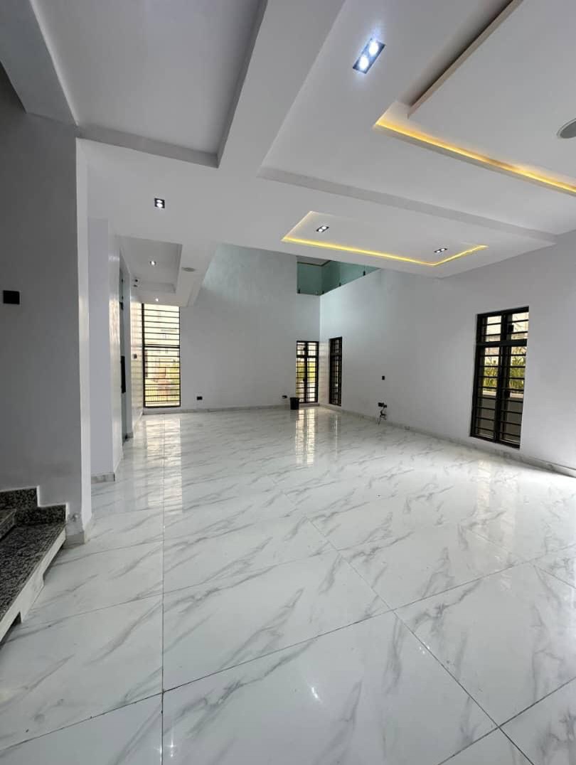 Luxury 5-Bed Duplex with Pool & Rooftop Cinema in Lekki