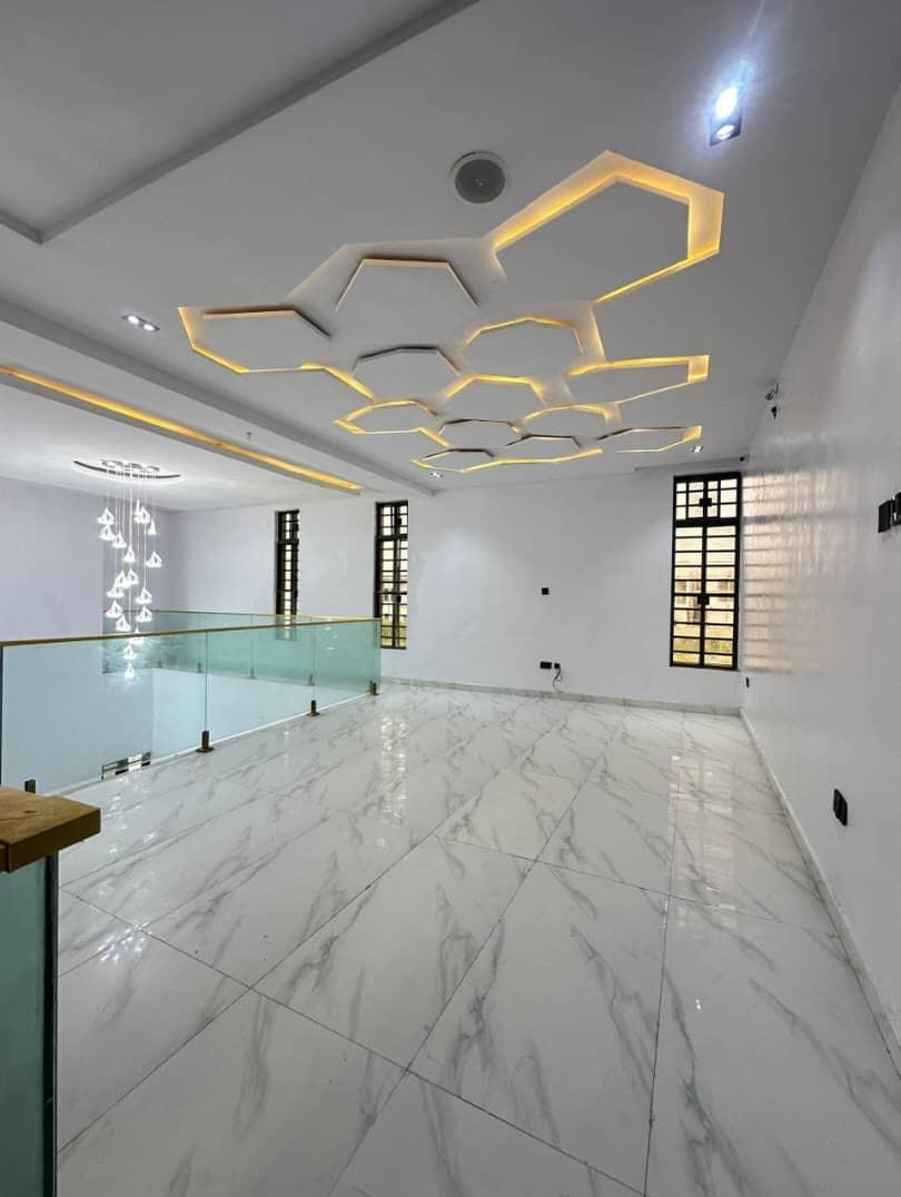 Luxury 5-Bed Duplex with Pool & Rooftop Cinema in Lekki