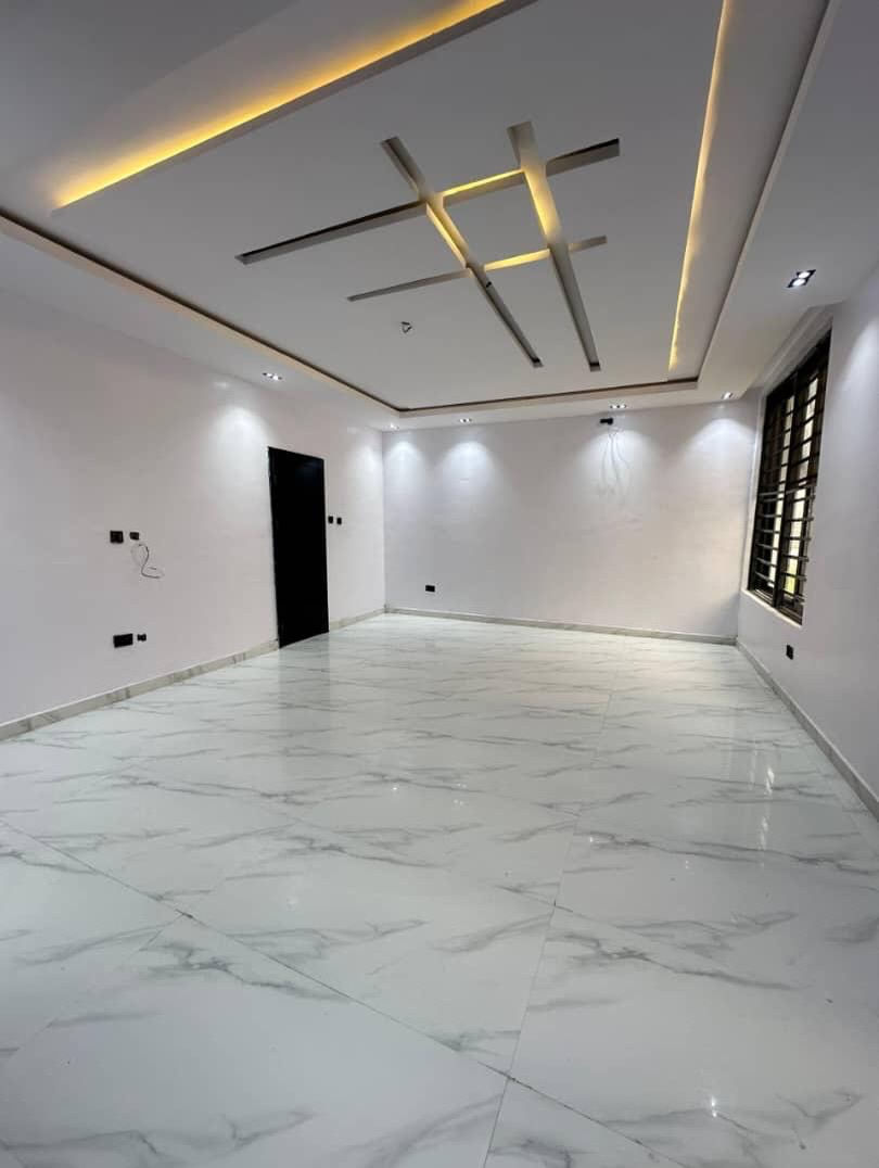 Luxury 5-Bed Duplex with Pool & Rooftop Cinema in Lekki