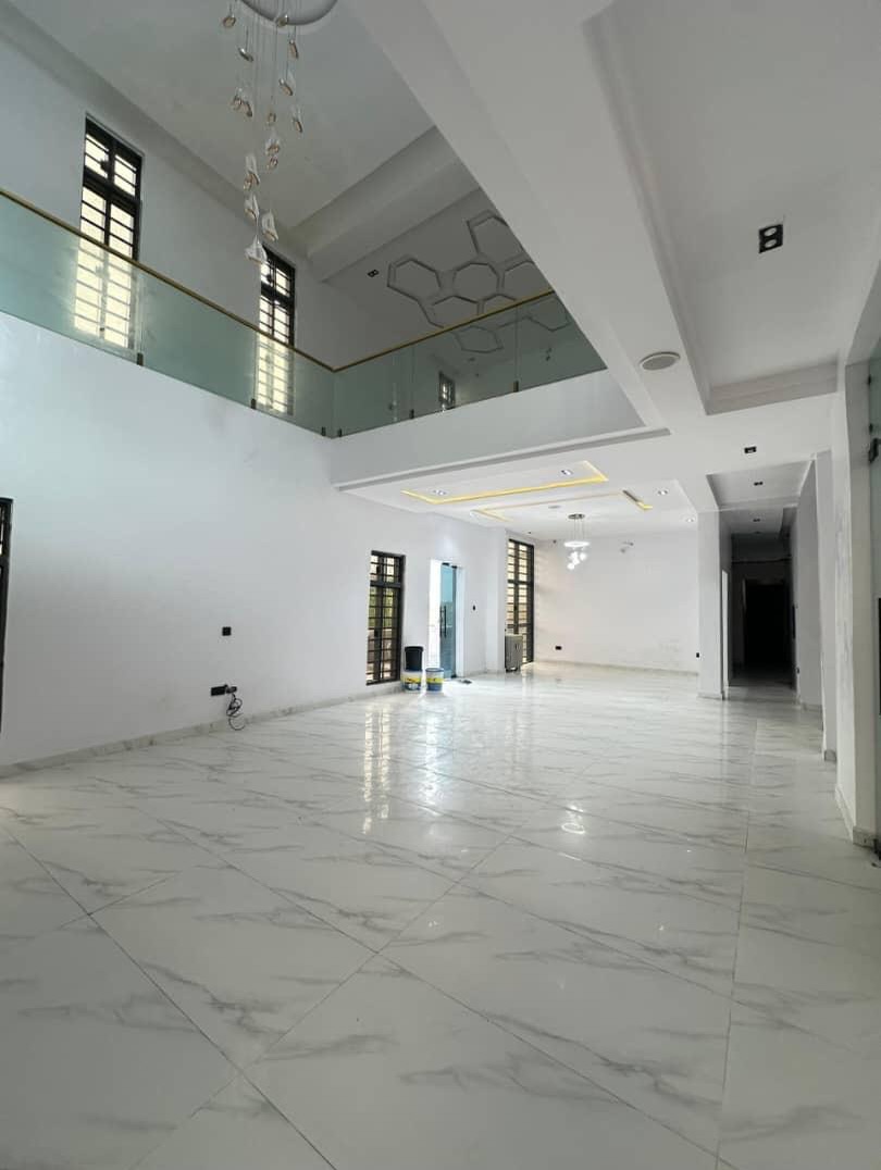 Luxury 5-Bed Duplex with Pool & Rooftop Cinema in Lekki