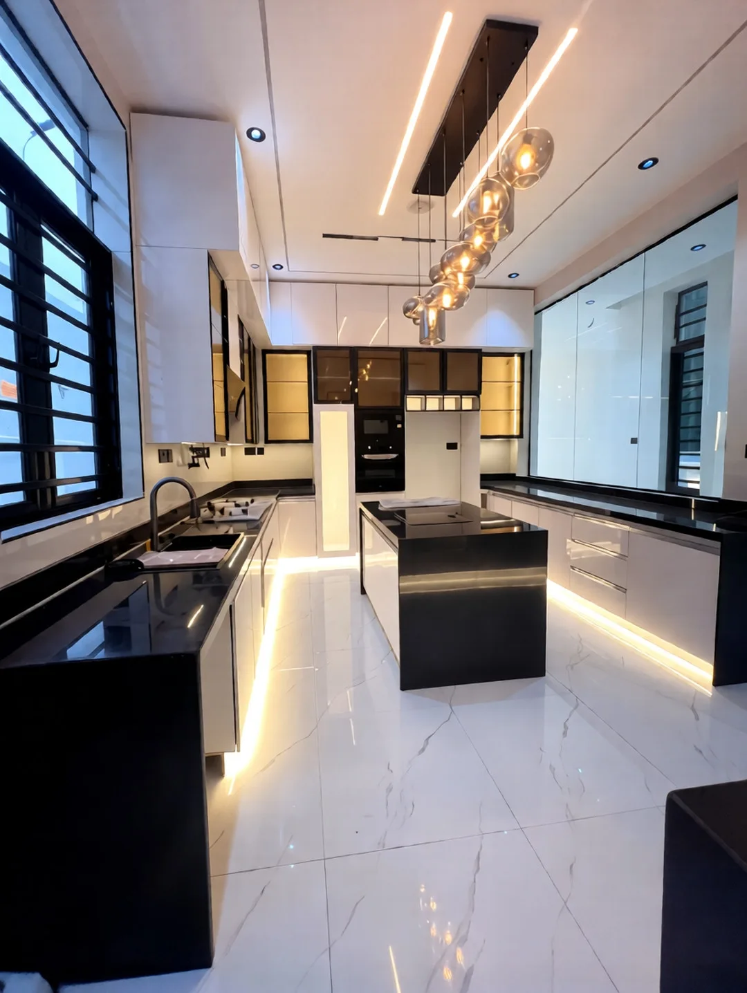 Stunning 5-Bed Duplex with Pool & BQ in Prime Lekki