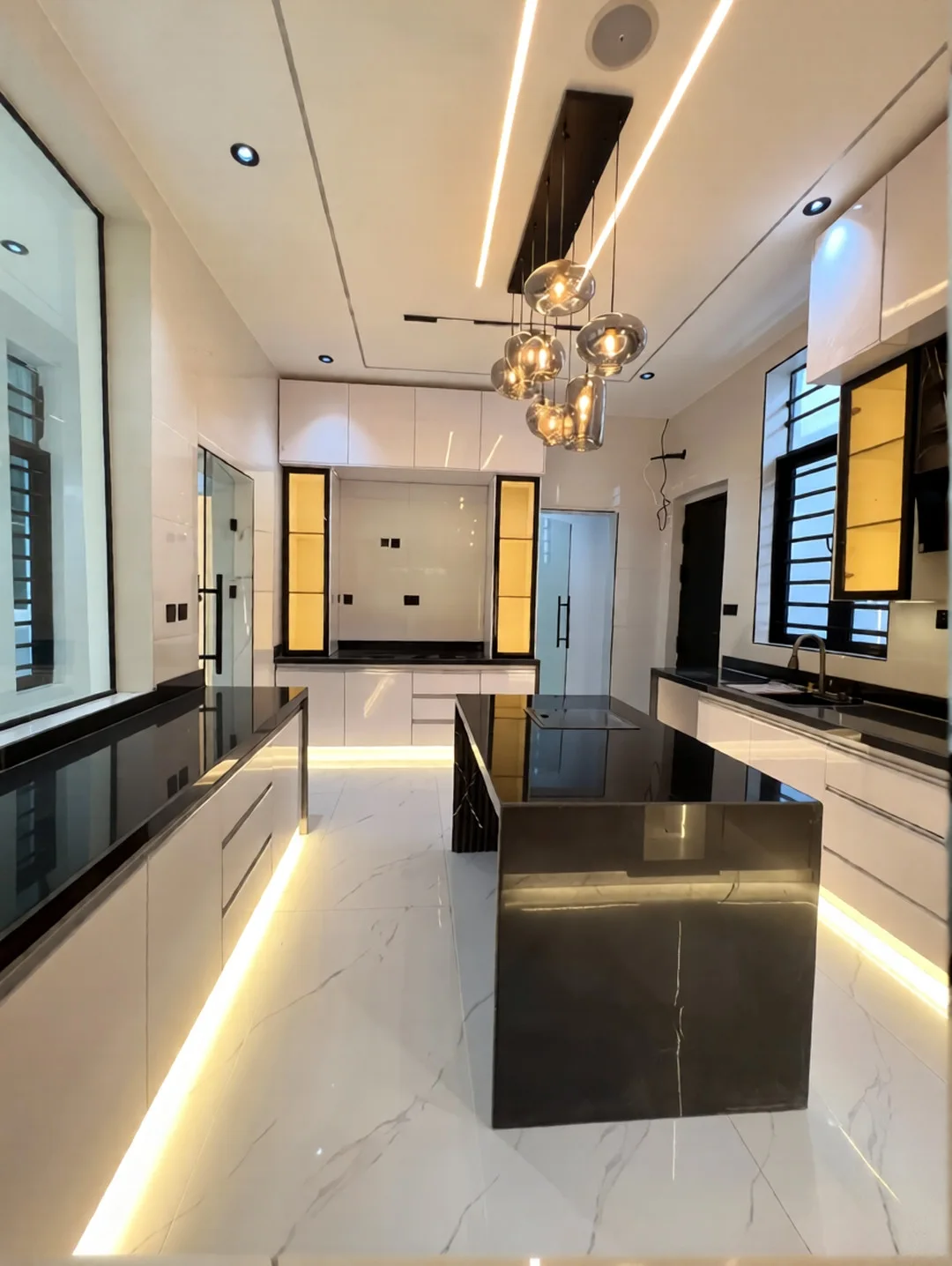 Stunning 5-Bed Duplex with Pool & BQ in Prime Lekki