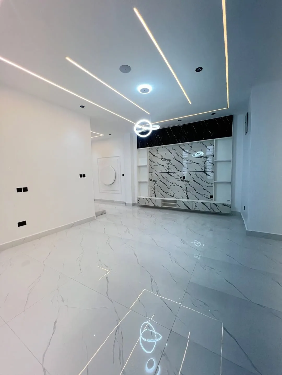 Stunning 5-Bed Duplex with Pool & BQ in Prime Lekki