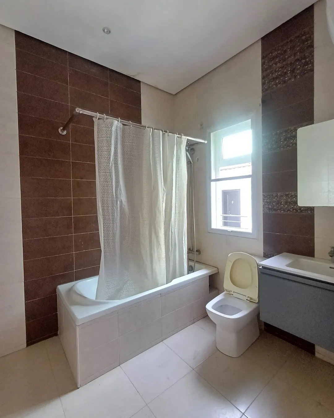 Prime 4-Bed Semi-Detached Duplex: Versatile Lekki Living