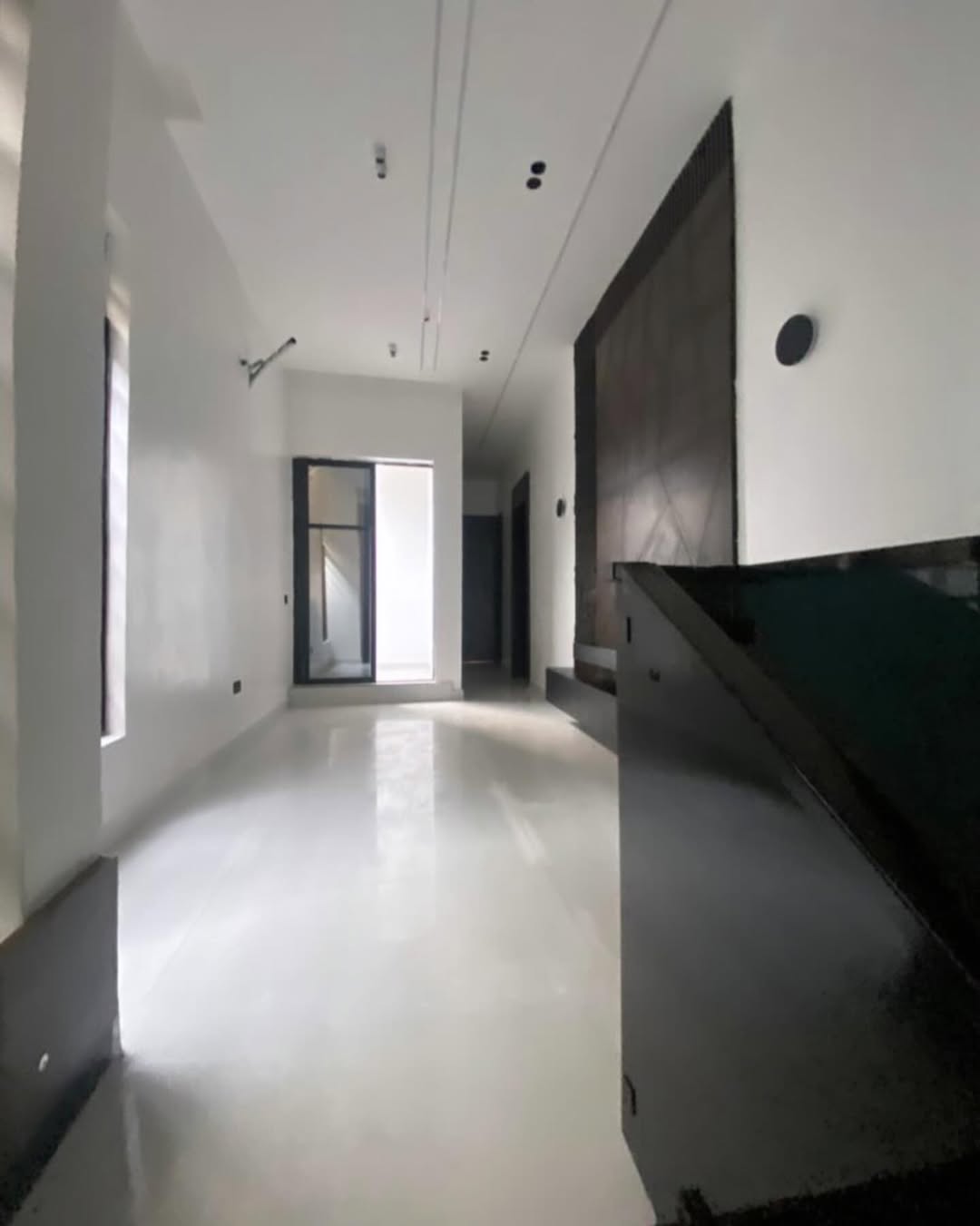 Lekki’s Finest: 5-Bed Poolside Haven with BQ