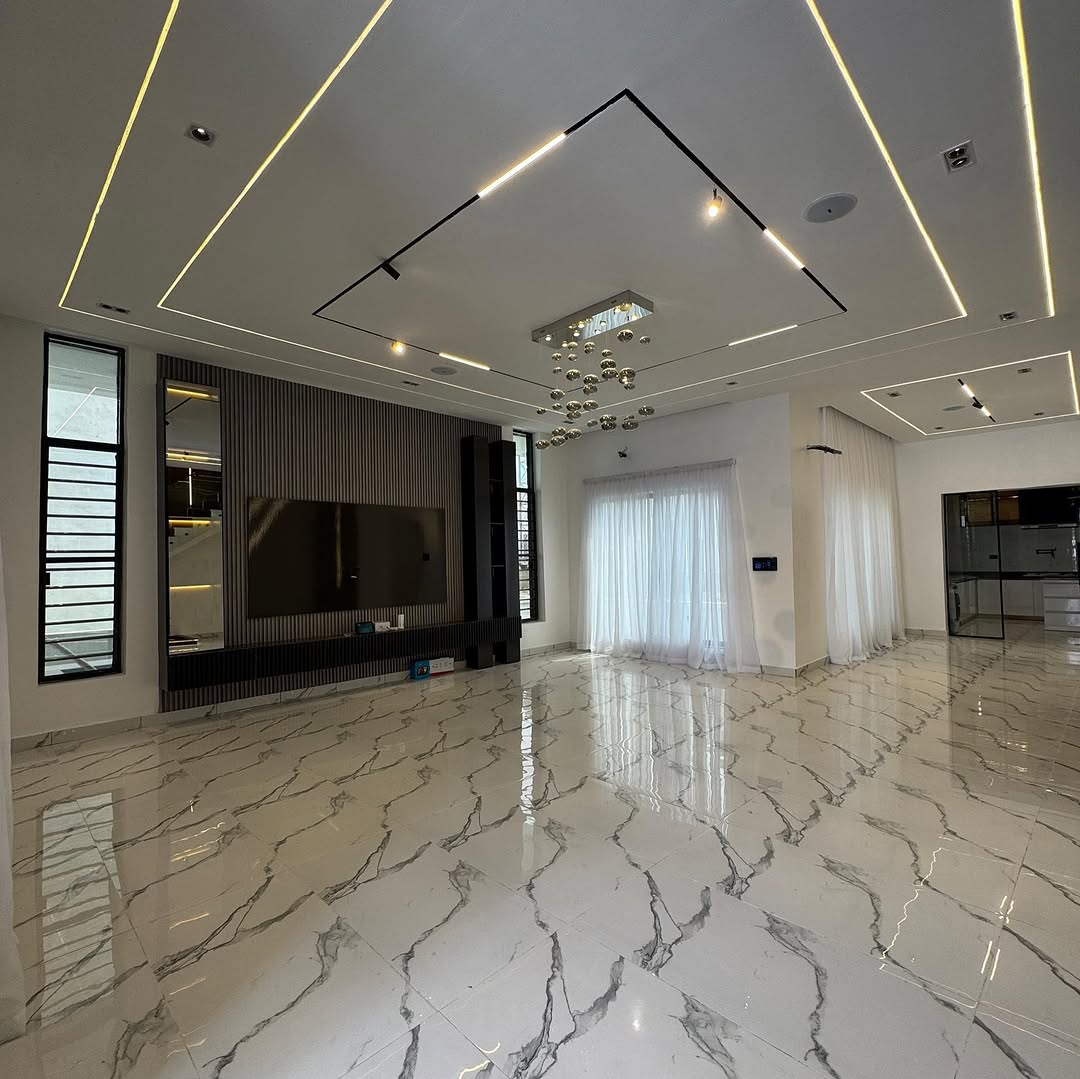 Exclusive 5-Bed Dulex with Pool & Cinema in Lekki