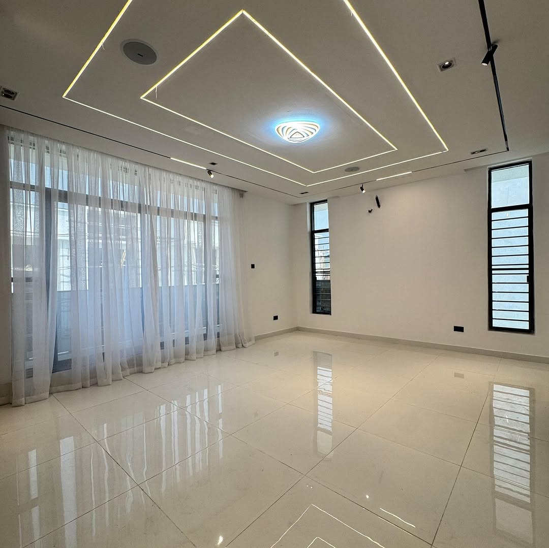 Exclusive 5-Bed Dulex with Pool & Cinema in Lekki