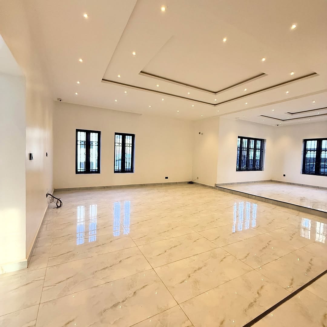 Exquisite Guzape Duplex with Pool & Elevator