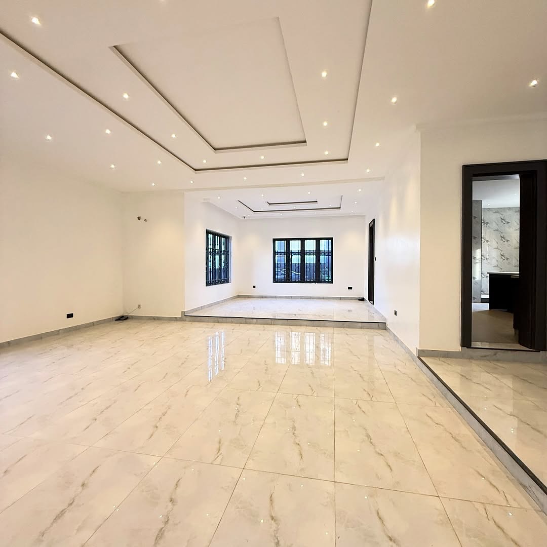 Exquisite Guzape Duplex with Pool & Elevator