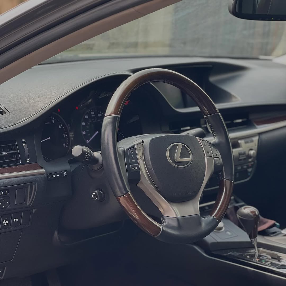 2013 Lexus ES350: Luxury & Tech, Delivered Anywhere