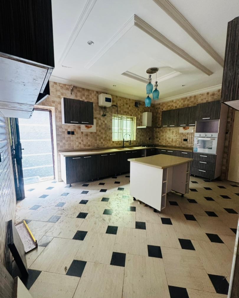 Magodo’s Premier 5-Bed Duplex with BQ & 24/7 Power