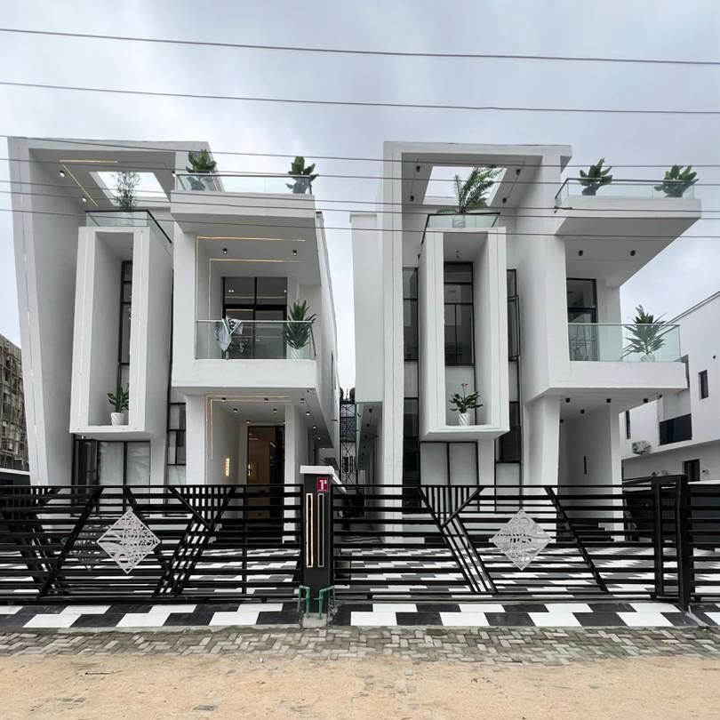 Exclusive 5BR Duplex with Pool & Jacuzzi in Chevron Lekki