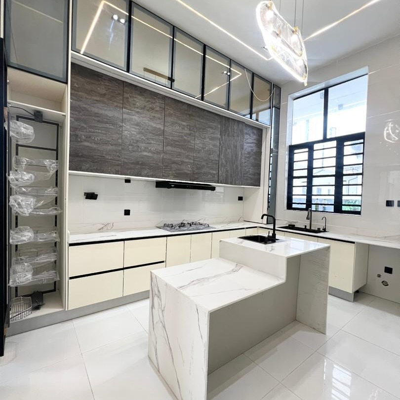 Exclusive 5BR Duplex with Pool & Jacuzzi in Chevron Lekki