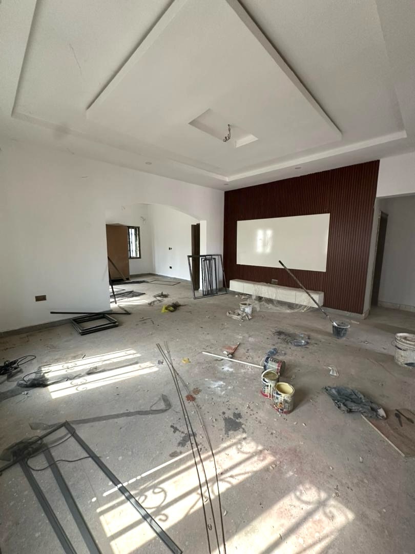 Spacious 4-Bed Duplex with BQ in Serene Lifecamp Estate