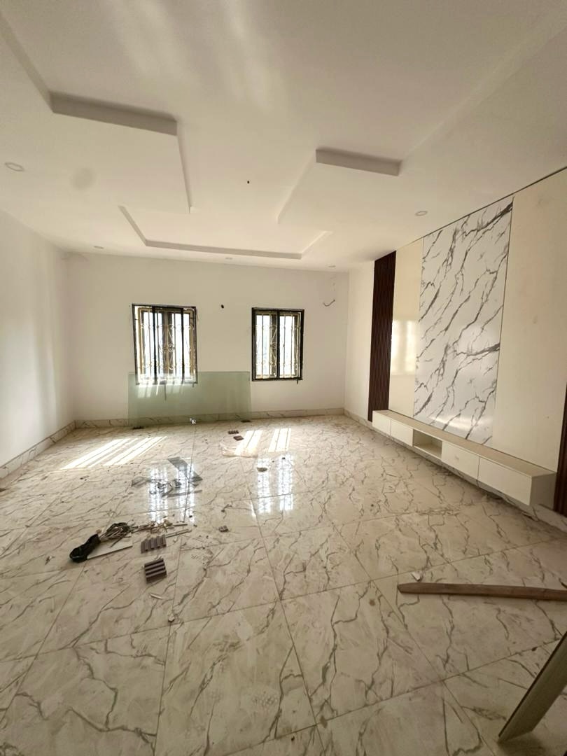Spacious 4-Bed Duplex with BQ in Serene Lifecamp Estate