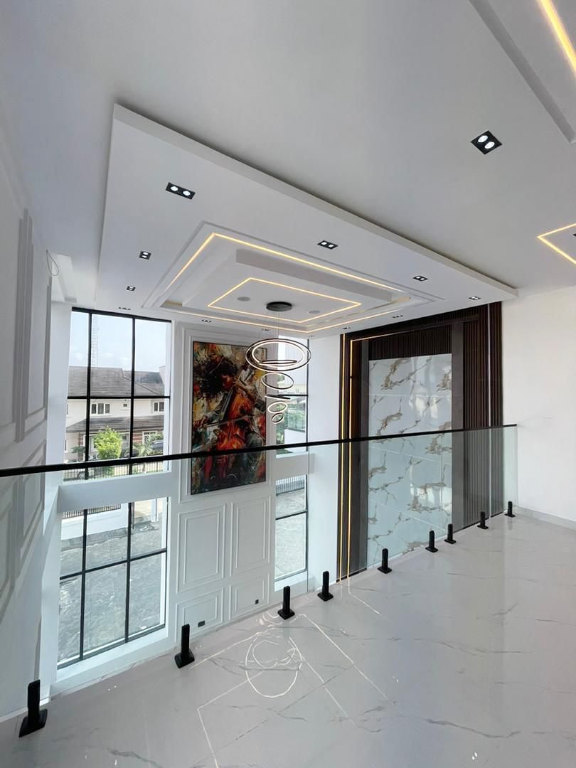 Spacious 5BR Duplex with Pool & Cinema in VGC