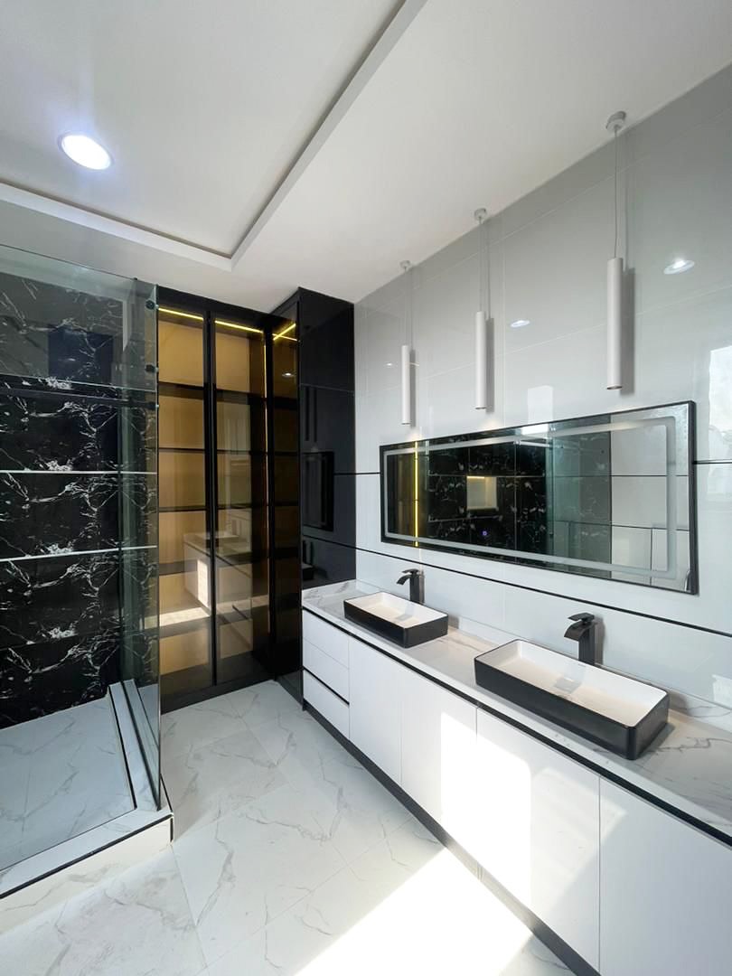 Spacious 5BR Duplex with Pool & Cinema in VGC