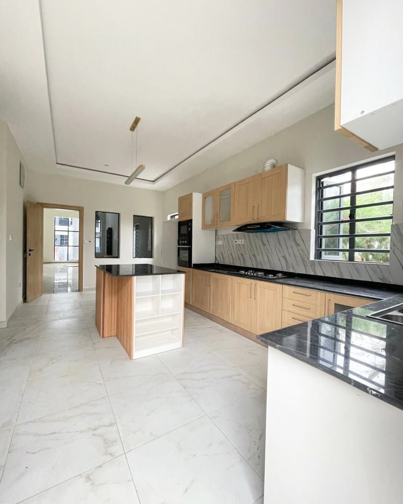 Spacious 5-Bedroom Duplex in Gated Ikota Estate