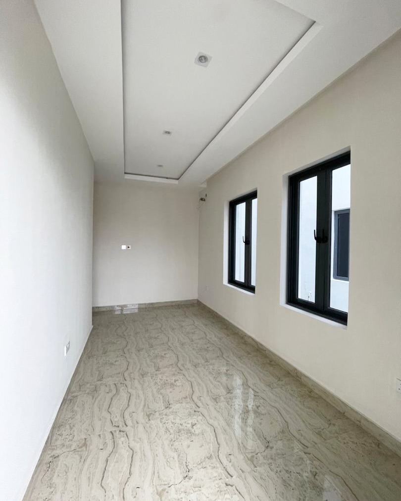 Spacious 5-Bedroom Duplex in Gated Ikota Estate