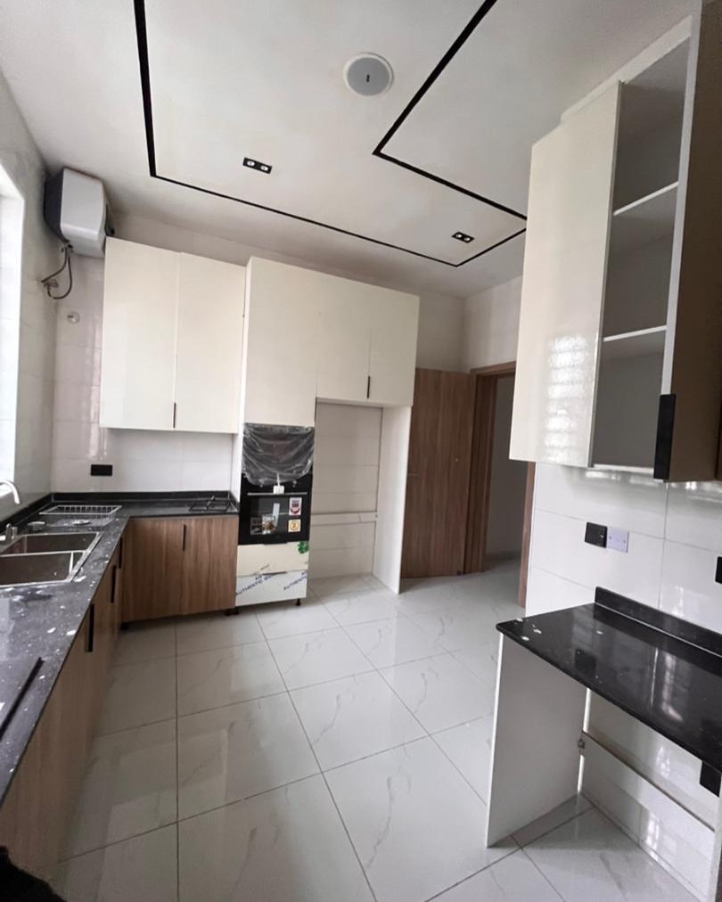 Lekki’s Finest: 3-Bedroom Family Haven in Ikate