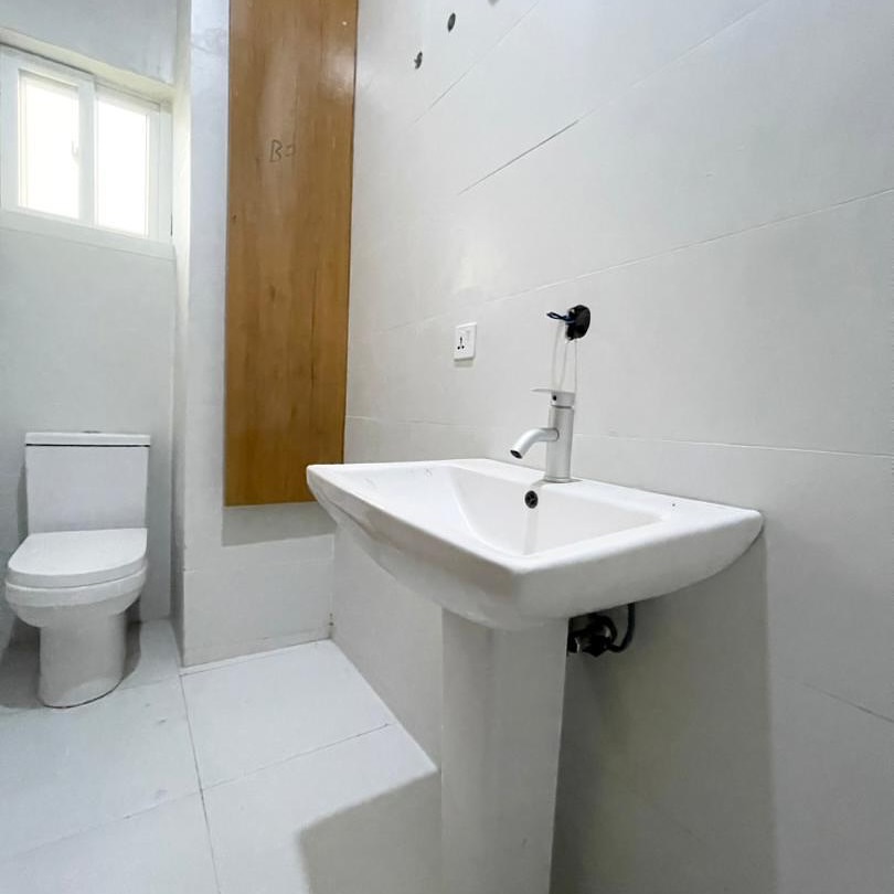 Elevator Duplex with Jacuzzi in Osapa Lekki