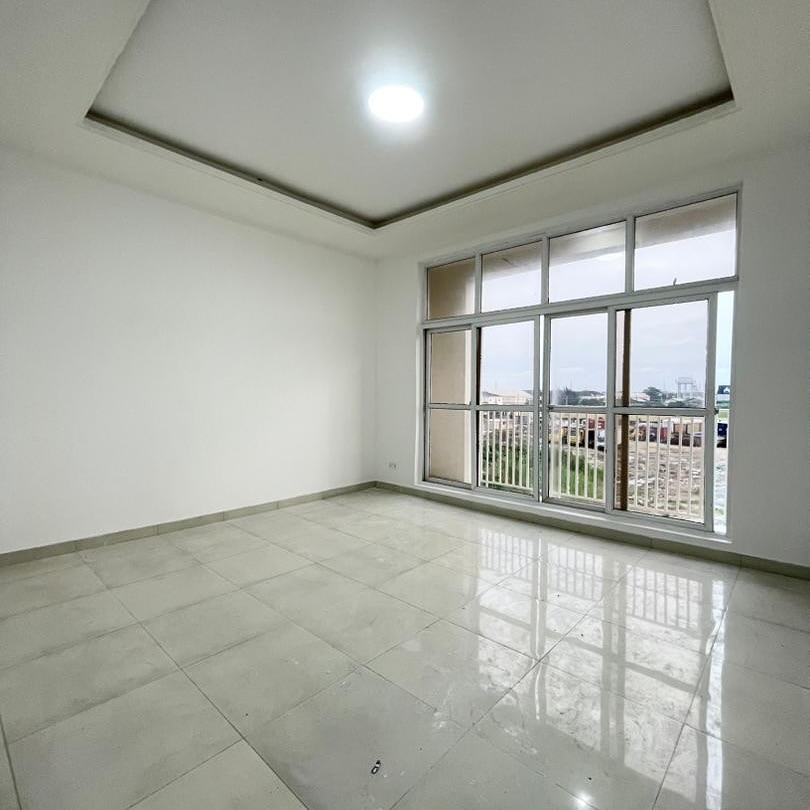 Elevator Duplex with Jacuzzi in Osapa Lekki