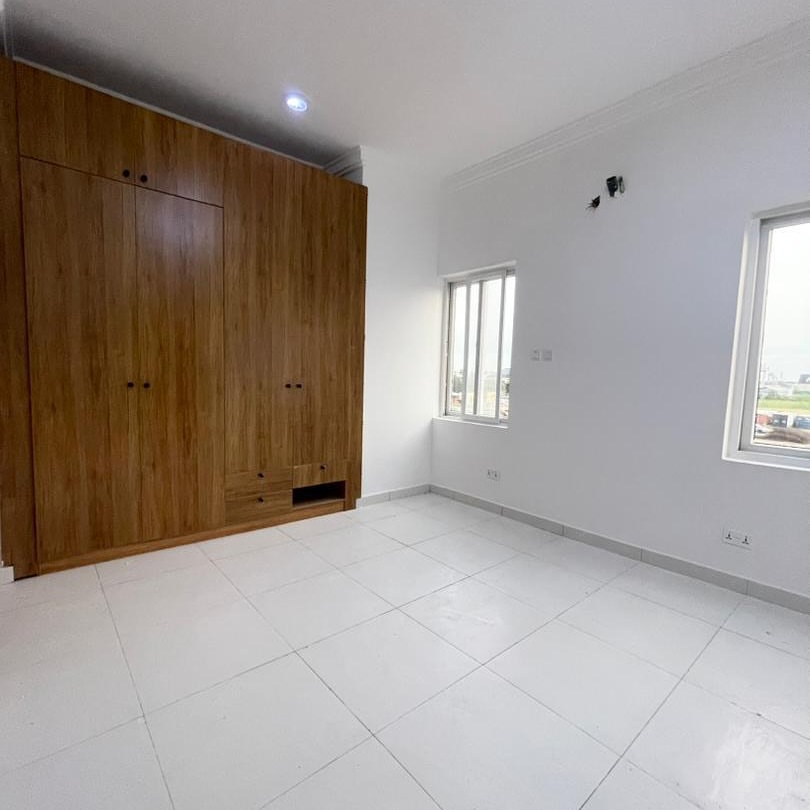 Elevator Duplex with Jacuzzi in Osapa Lekki