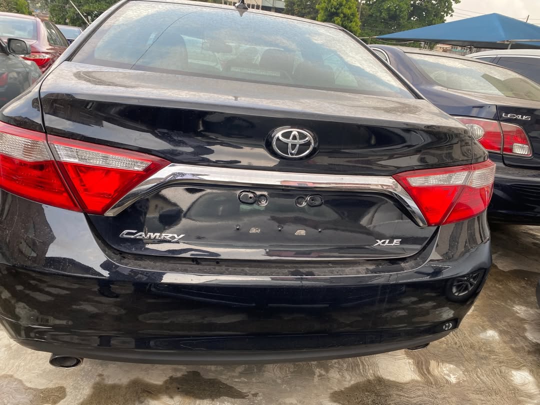 2015 Camry XLE V6: Black Leather, Thumb Start, 22M