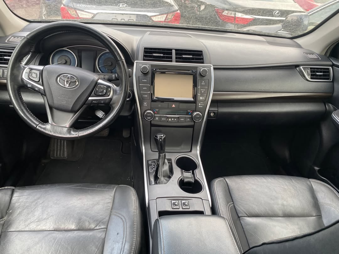 2015 Camry XLE V6: Black Leather, Thumb Start, 22M