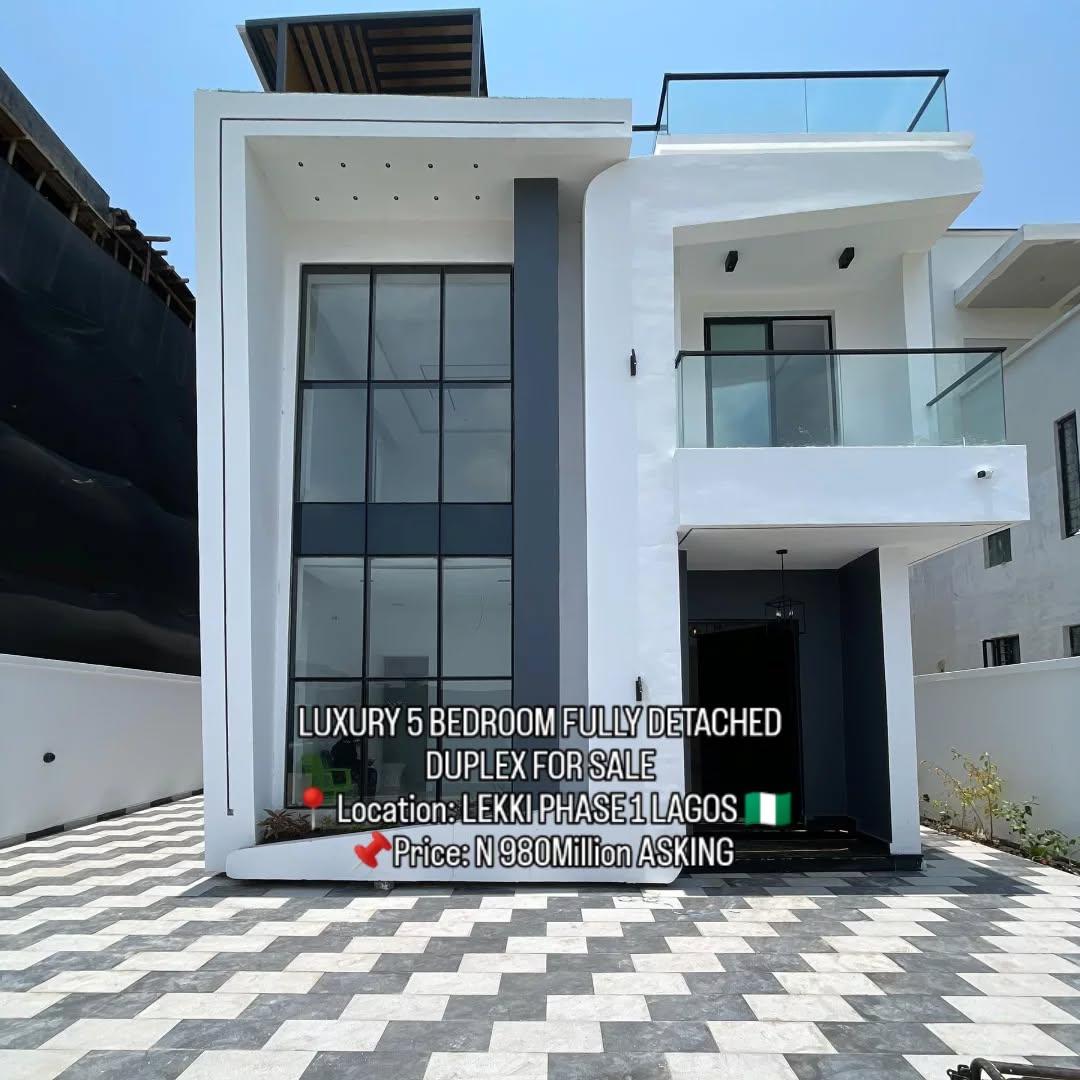 Lekki Phase 1 Palace with Cinema & Pool