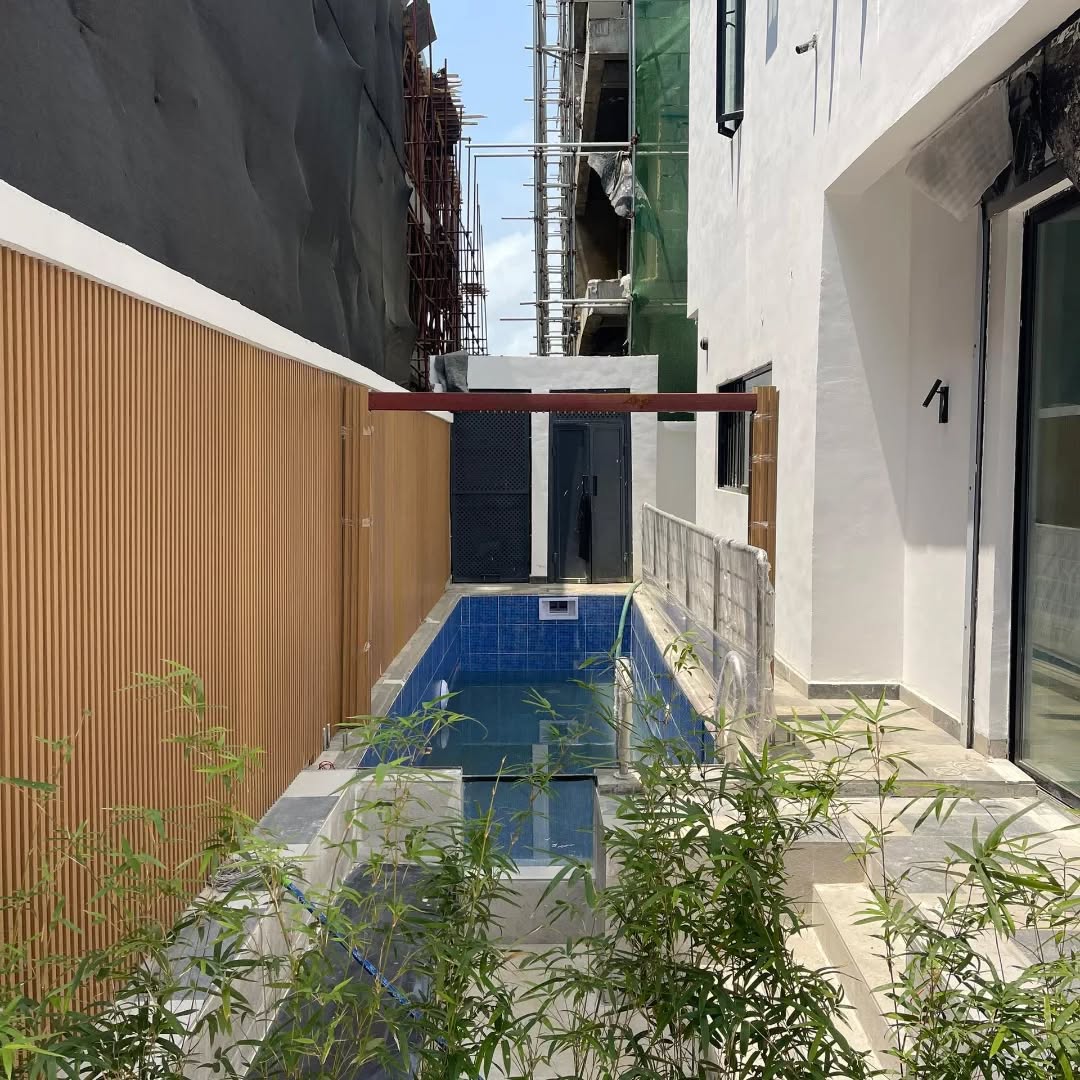 Lekki Phase 1 Palace with Cinema & Pool