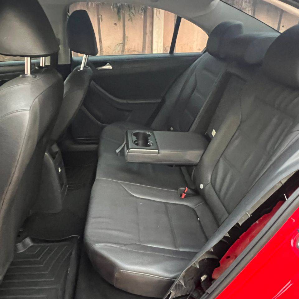 Golf Jetta: Twice The Drive, One Thrill