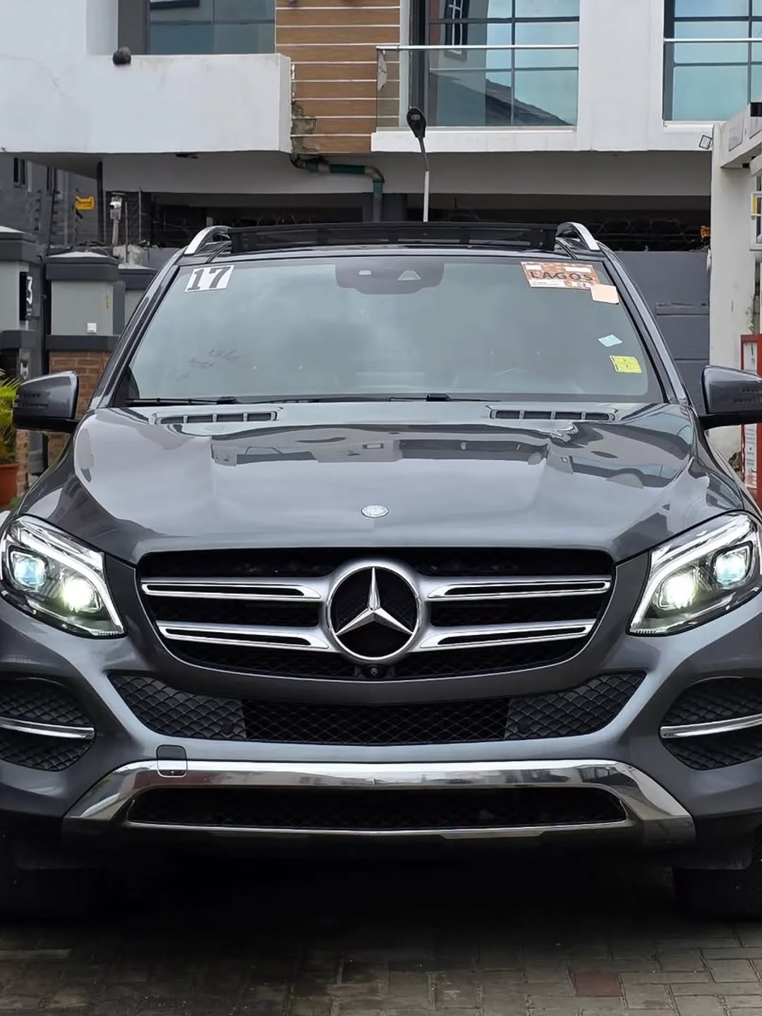 Luxury SUV: 2017 Mercedes GLE 350 4MATIC