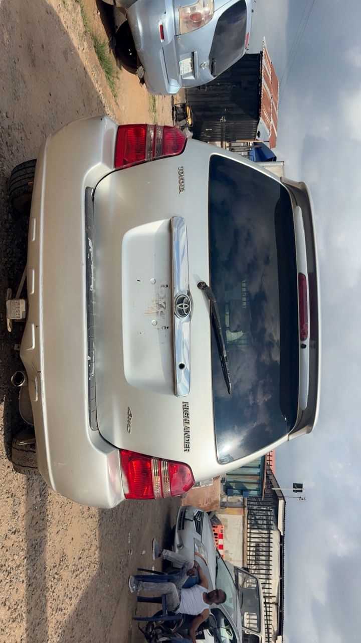 Unbeatable 2004 Highlander: ₦5.5M Buy & Drive