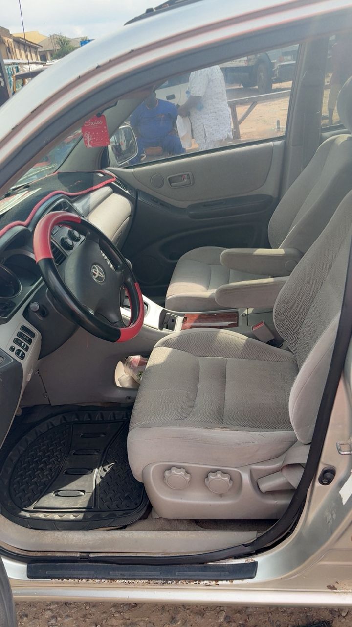 Unbeatable 2004 Highlander: ₦5.5M Buy & Drive