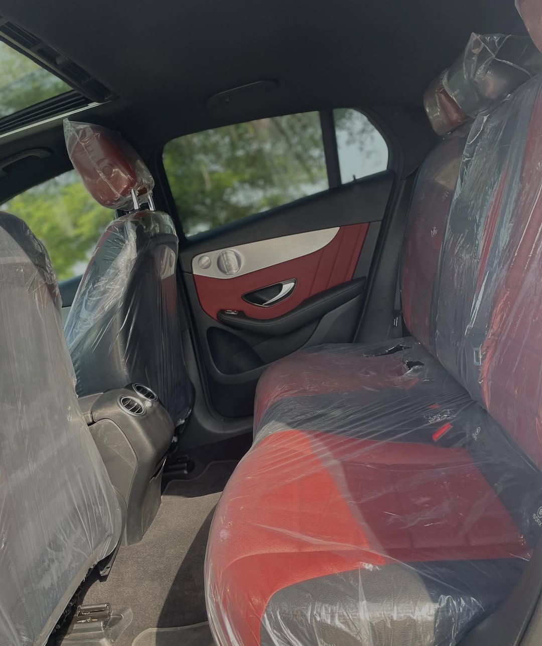 2020 Mercedes GLC300: Luxury Tech & Sunroof