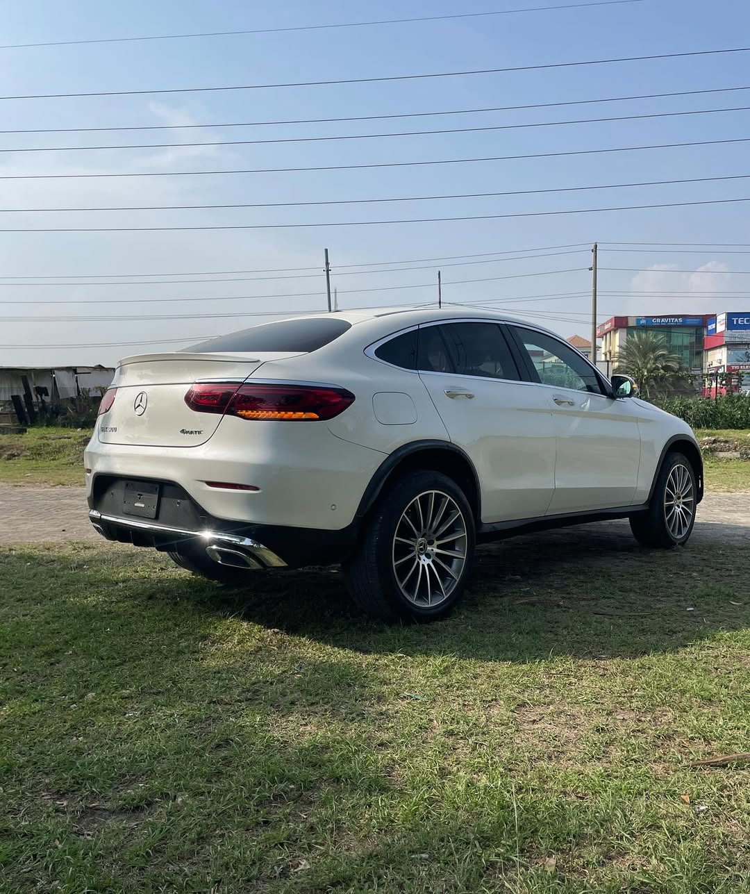 2020 Mercedes GLC300: Luxury Tech & Sunroof