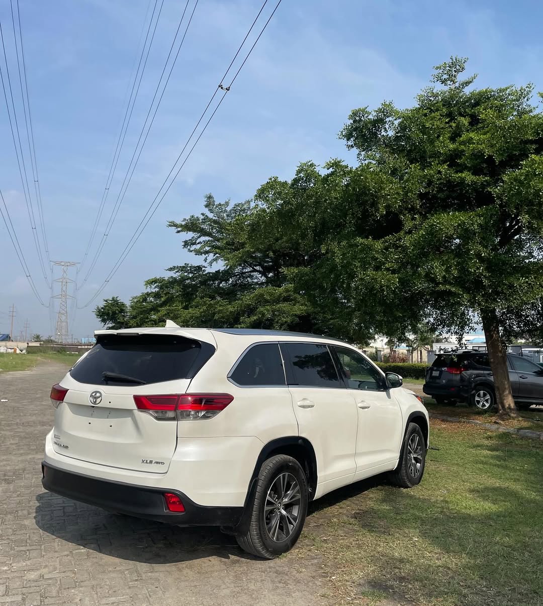 2017 Toyota Highlander XLE AWD: Luxury SUV, 31M Naira