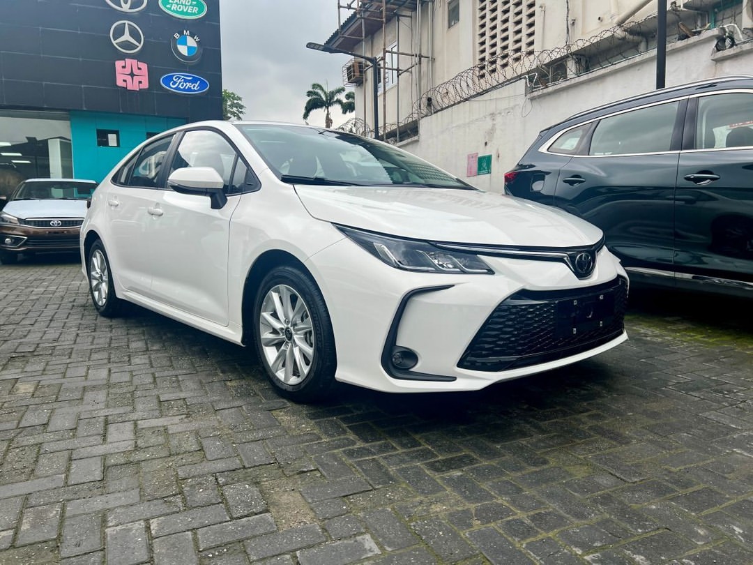 Toyota Corolla: Remote Start & Leather Luxury