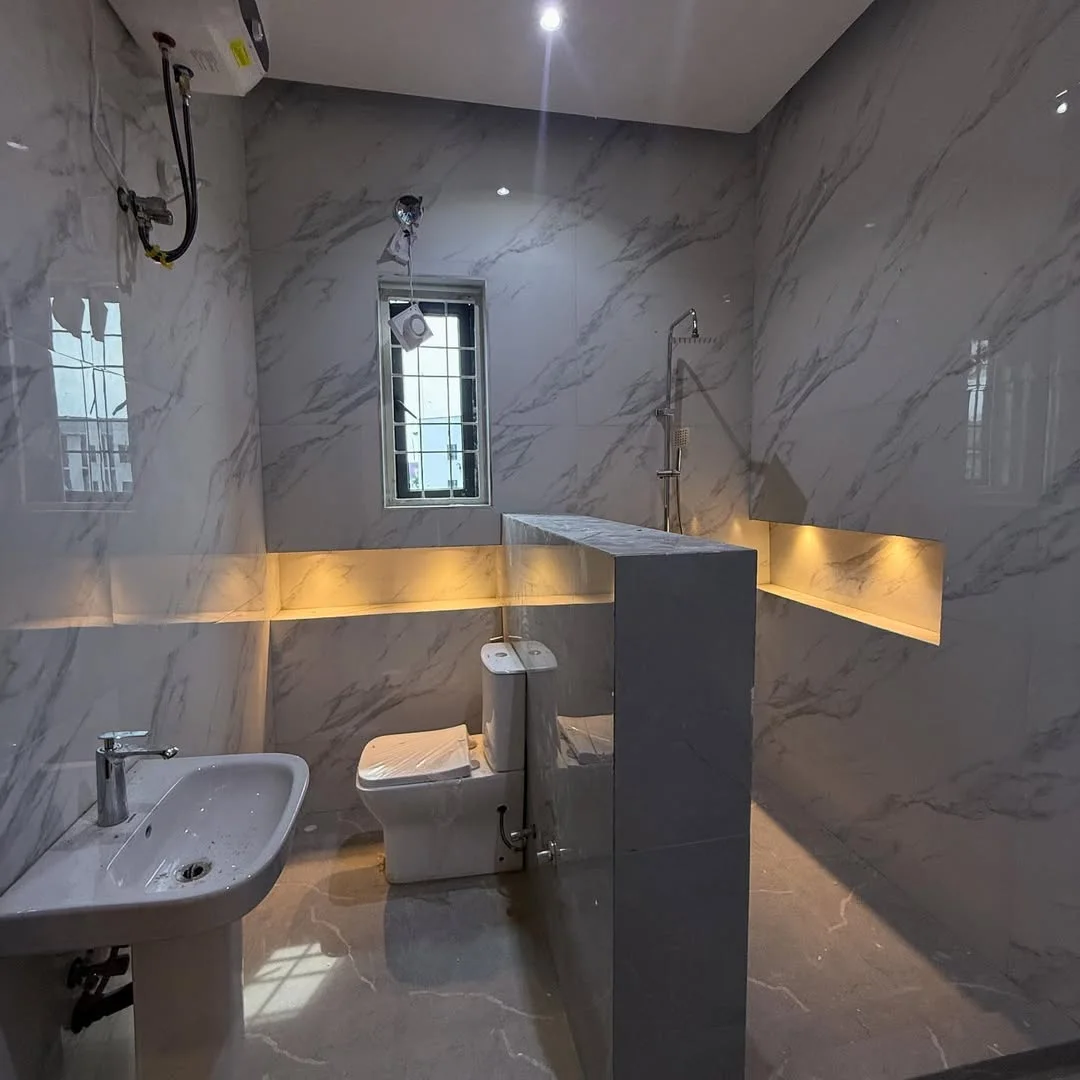 Exquisite 5-Bedroom Terrace Duplex with BQ in Garki