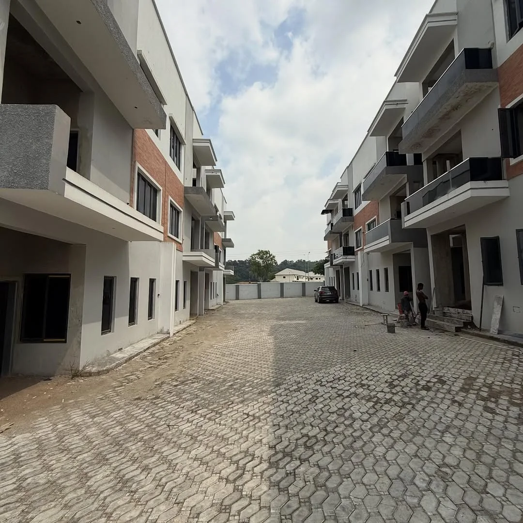 Exquisite 5-Bedroom Terrace Duplex with BQ in Garki