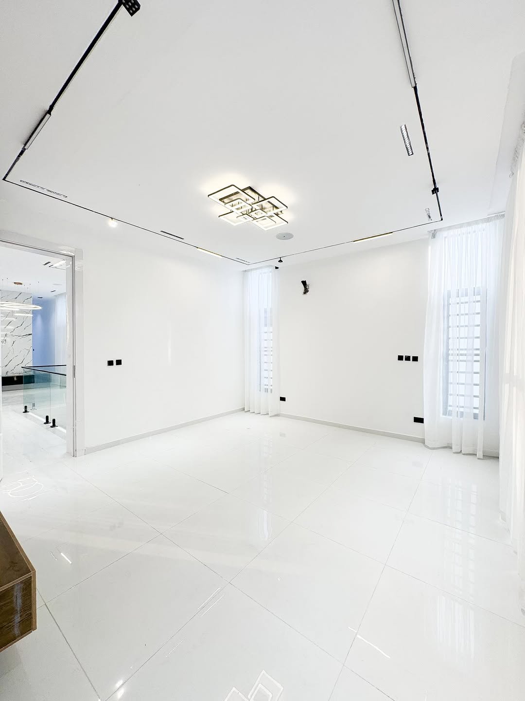 Stunning 5-Bed Duplex with Pool & BQ in Ajah