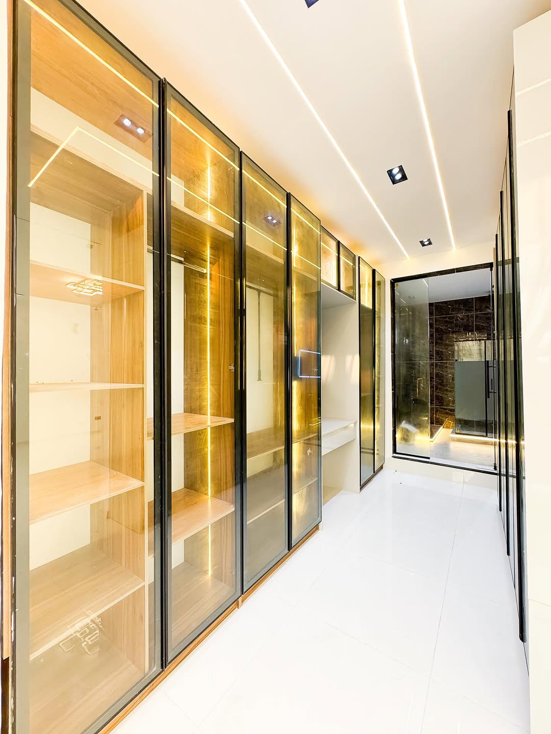 Stunning 5-Bed Duplex with Pool & BQ in Ajah