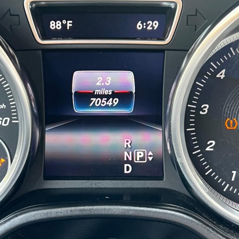 Luxury SUV: 2016 GLE 350 w/ Panoramic Roof & Tech